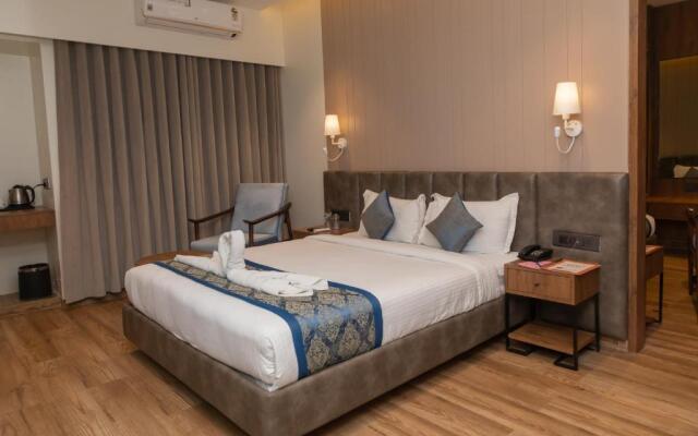 Pinnacle Grand Hotel and Banquets