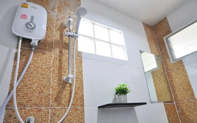 C Room (Chomchan) at Airport