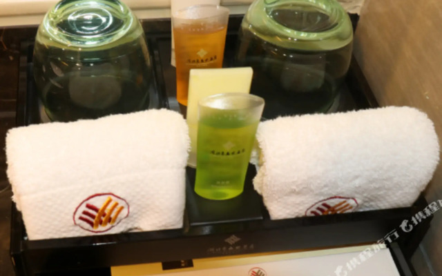 Haowei Kairui Hotel (Jingshan Railway Station Inn)