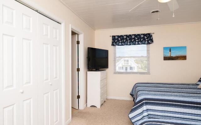 Apt Not by Oak Island Accommodations