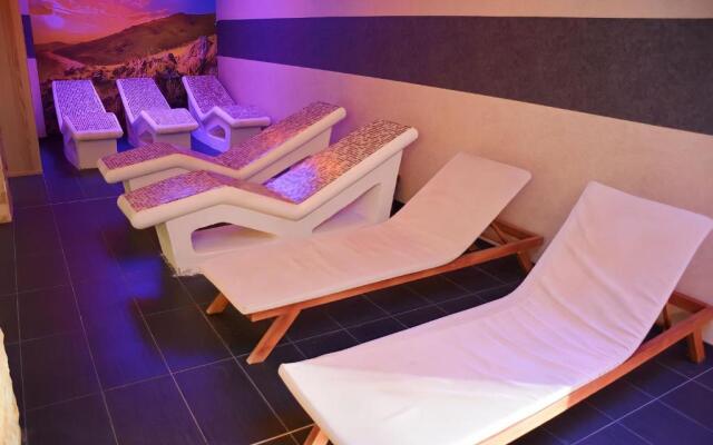 Modern Lux Apartment H8 at Milmari Resort