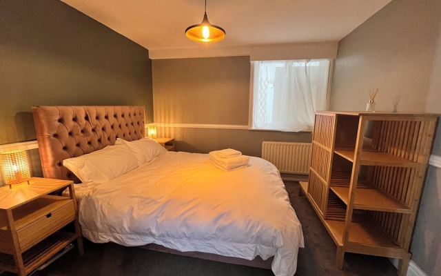 Mossley Hill Retreat