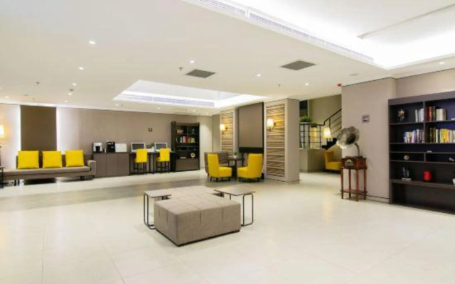 Ease Hotel (Shenyang University of Aeronautics and Astronautics Metro Station)