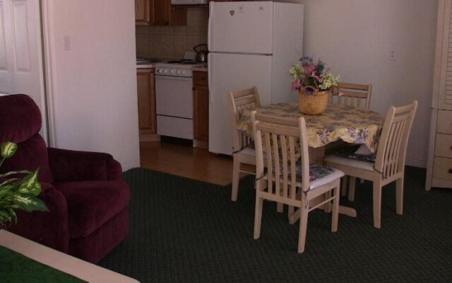 Carlton House Motel
