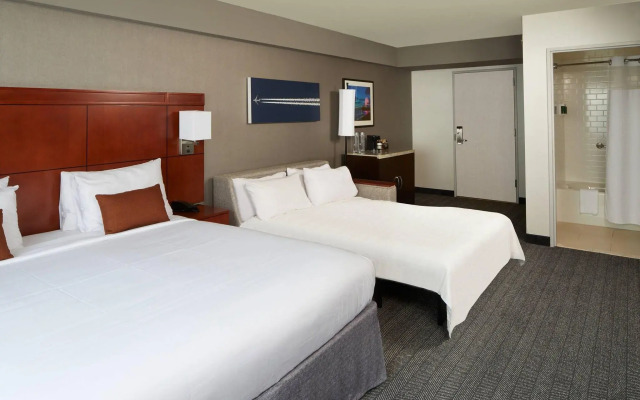Courtyard by Marriott Los Angeles LAX/Century Boulevard