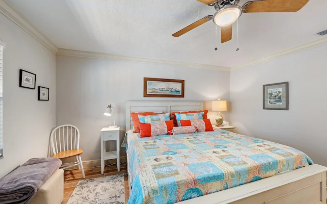 Sunset Sanctuary 2 Bedroom Condo by RedAwning