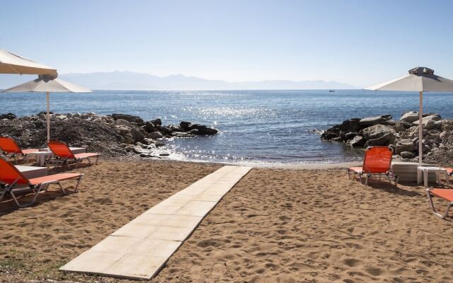 Beachfront Modern Flat-Breakfast Included