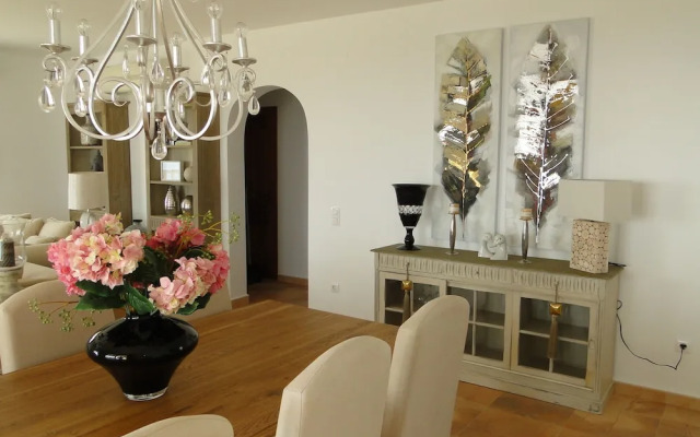 Villa Lirios