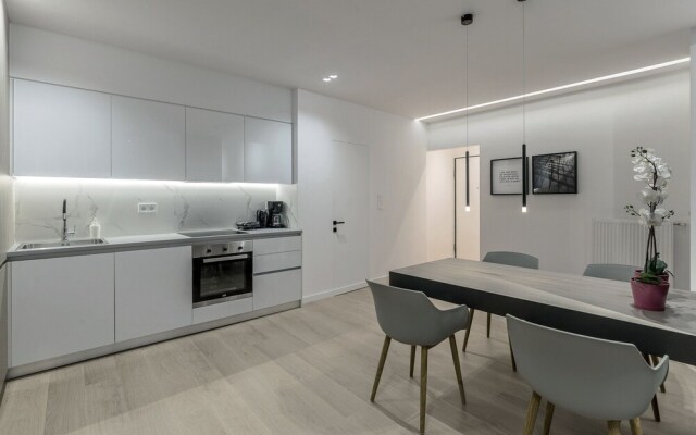 Pangrati Grove Apartment
