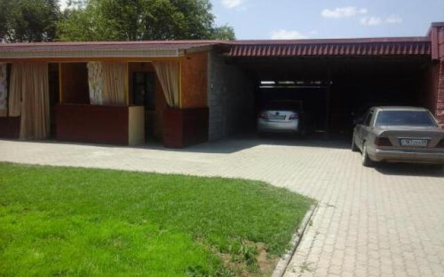 Room on Bogatos 15