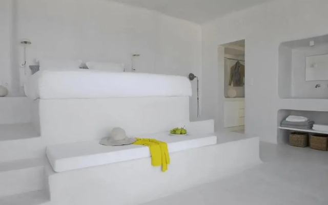 Aesthesis Boutique Villas Fira