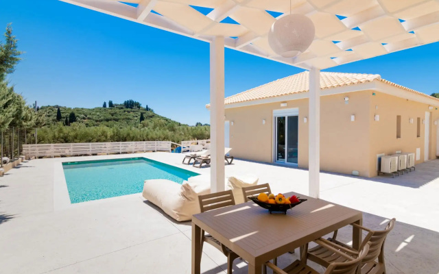 Spartakos Luxury Villas