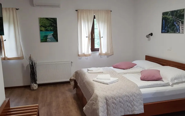 Plitvice Lakes Villa Mija