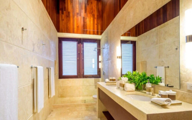 Sunny Vacation Villa 88