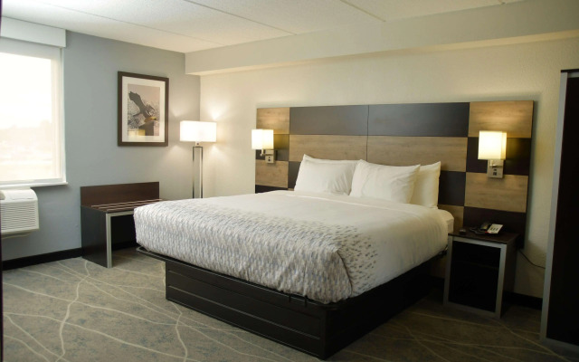 Clarion Pointe Jacksonville near Camp Lejeune