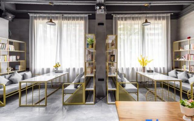 Mijia International Youth Hostel (Shanghai People's Square)