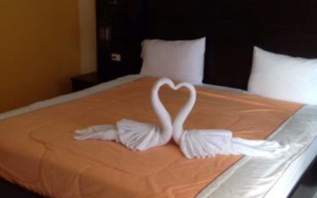 Baantonkhao Kata Beach