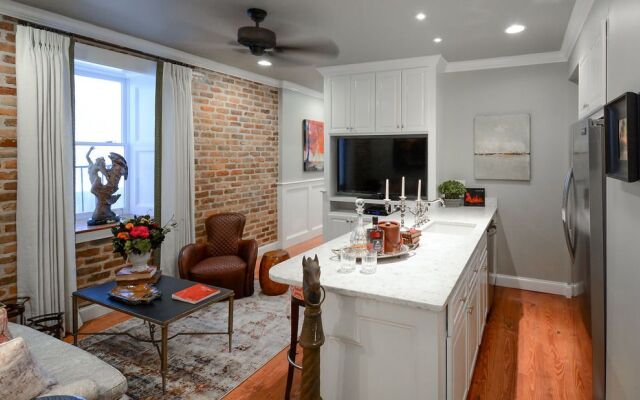 Gentry Hotel by RedAwning