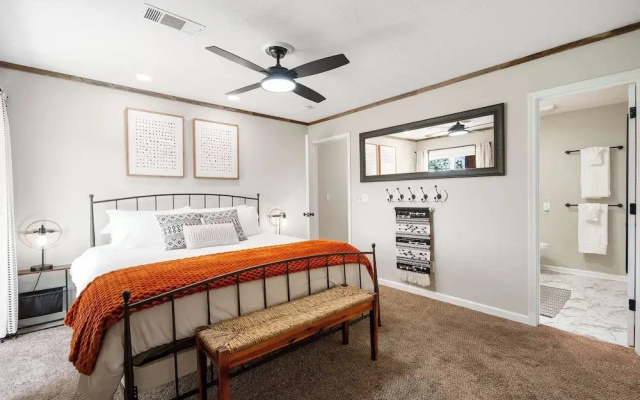 Stone Creek Retreat 2 BR Home!