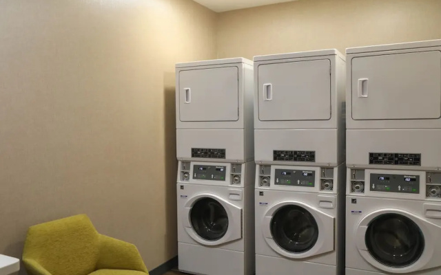 Hampton Inn By Hilton Lead