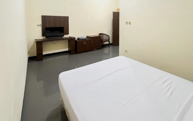 Urbanview Hotel Transit Near Bandara Sultan Hasanuddin – Guest Rooms – Marumpa