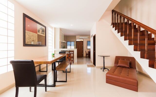 Pratumnak Town Villa By Pattaya Sunny