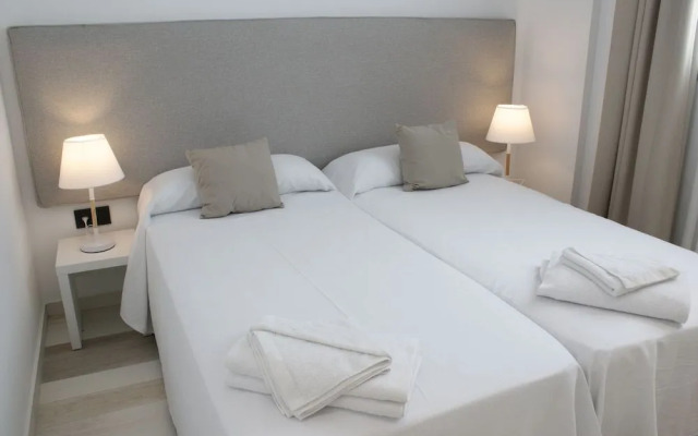 Azahar Beach Apartments