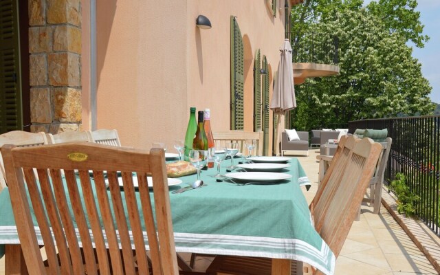 Modern Villa with Private Pool in Cabris