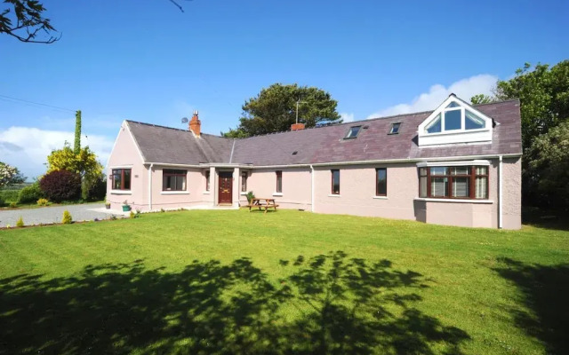 Fields Lodge Bed & Breakfast