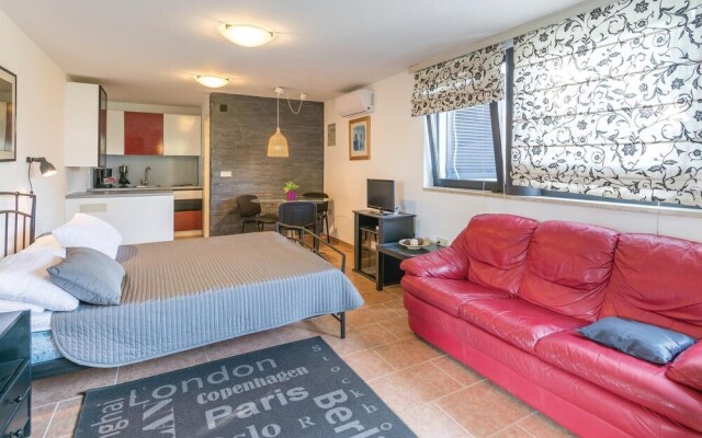 Beautiful Apartment in Pula With Outdoor Swimming Pool and Wifi