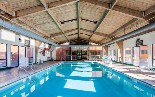 Comfort Suites London South