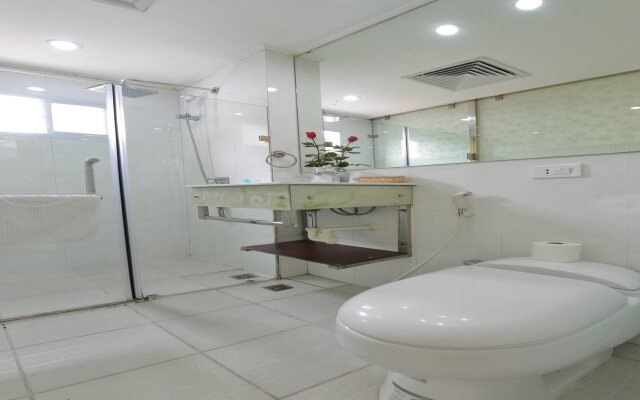 B & B Hanoi Hotel & Travel