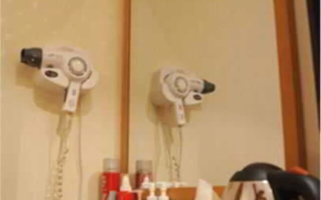 Two Be In Tourist Hotel