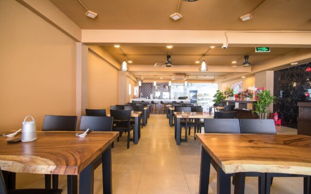 Cherry Hotel and Apartment