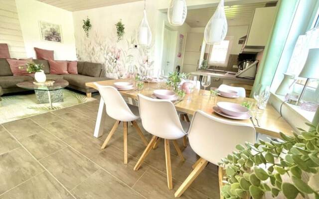 Meadow Piece of Modern Retreat