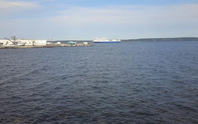 Aarons Dove House Bed & Breakfast Harbourside