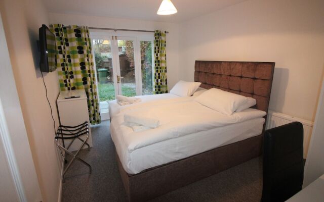 Cherry Hinton Rooms (SnooozzZ)