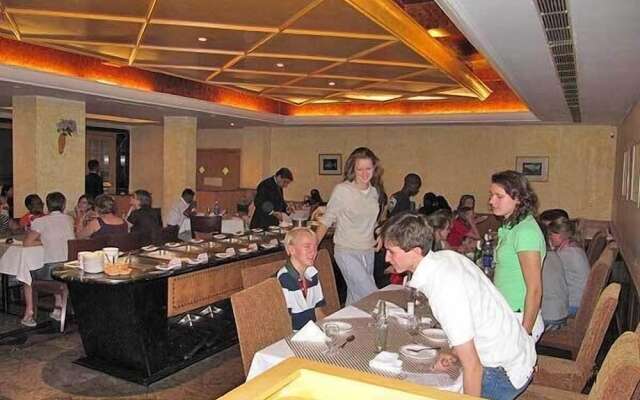 Hotel Ritz Plaza