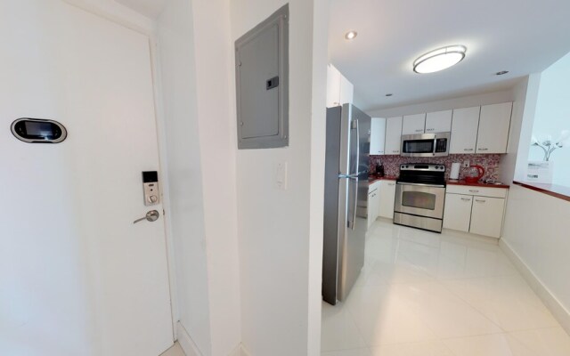 19370 Collins Ave # 1017
