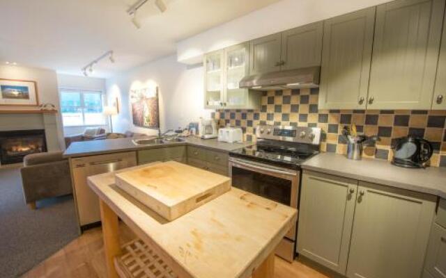 Luxury 2BR Oceanfront Condo by OnlyBC 201