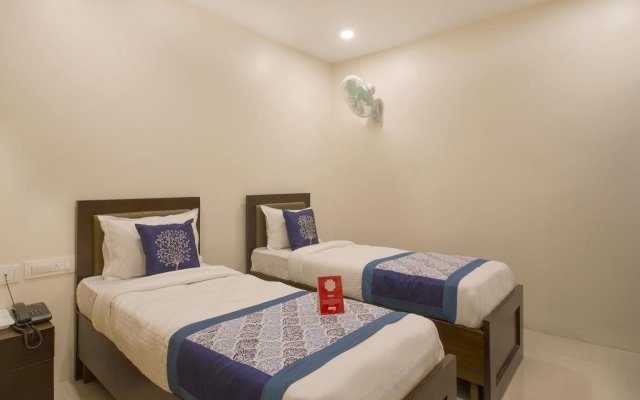 Sree Chandana Hotel by OYO Rooms