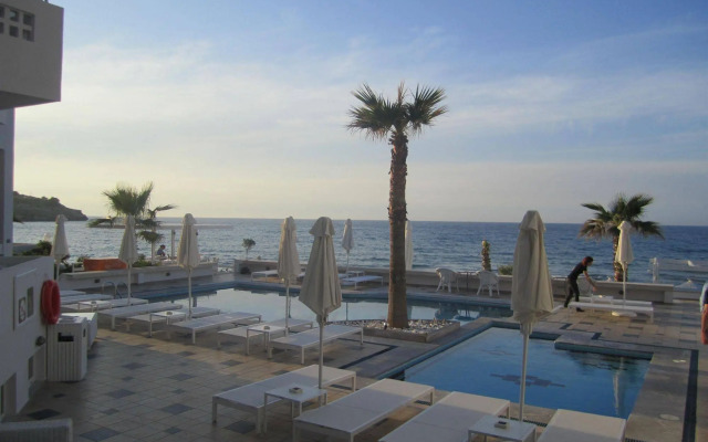 Petradi Beach Lounge Hotel