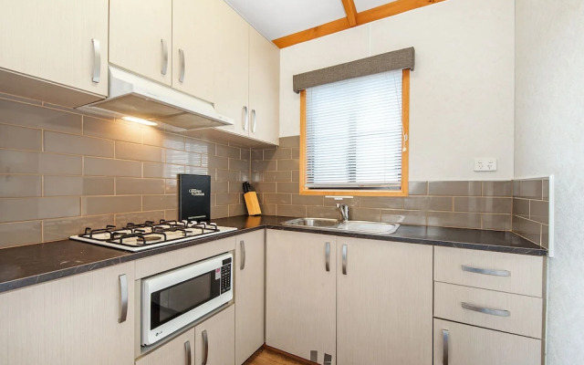 Golden Country Motel & Caravan Park