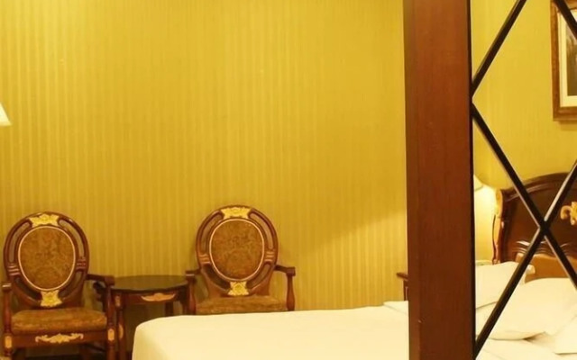 Royal Palace Hotel