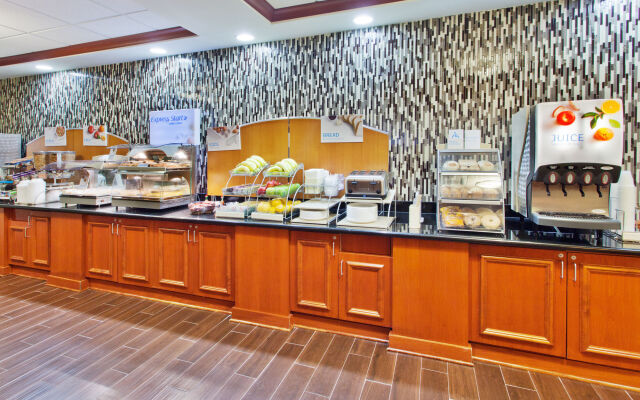 Holiday Inn Express & Suites Baton Rouge East, an IHG Hotel