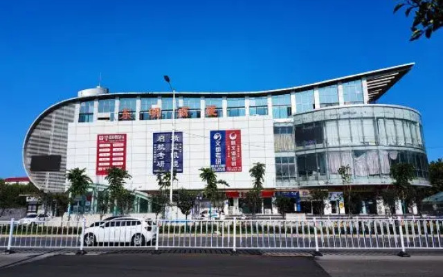 Yunrong Select Hotel (Xinxiang University Town)