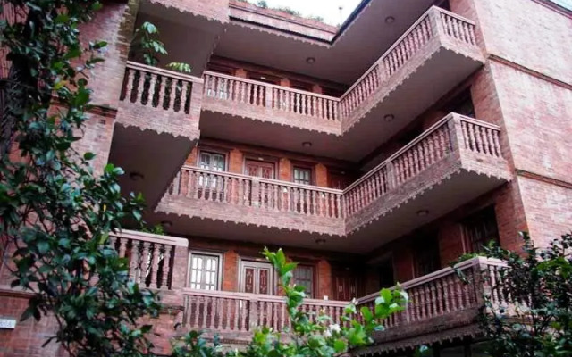 Vajra Guest House & Restaurant