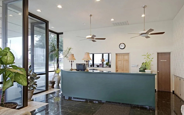 Americas Best Value Inn - Springfield / Glenstone