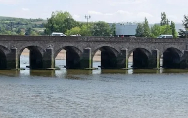 Riverside Court Apartment