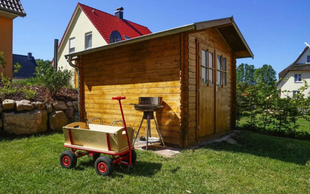 Holiday House Nightingale, Glowe